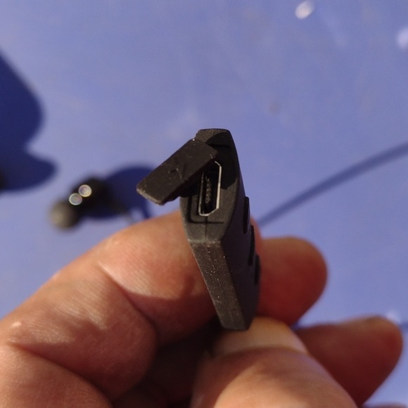 Omen Wicked Audio Hi Fi Black Wireless Bluetooth Headphones - Picture 2 of 4